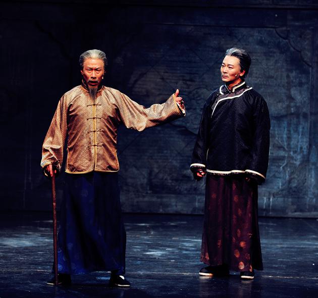 白景琦（吴樾饰演）与三叔（刘佩琦饰演）