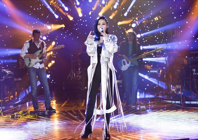 袁娅维《歌手》舞台