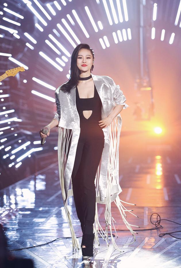 袁娅维现场演唱