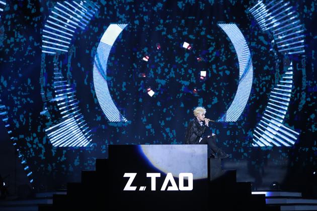 黄子韬坐着献唱撩翻天