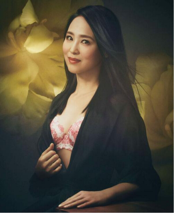 松田圣子拍内衣广告