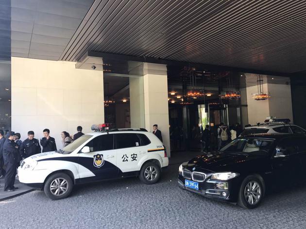 警方到达