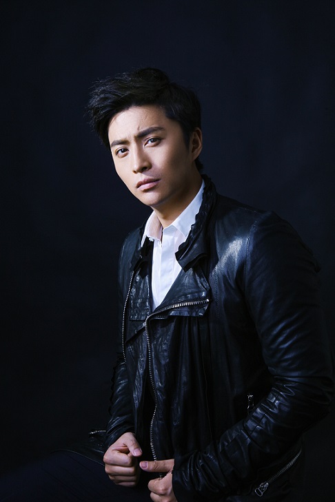 内地演员袁新拍摄华纳新片导演称一见钟情