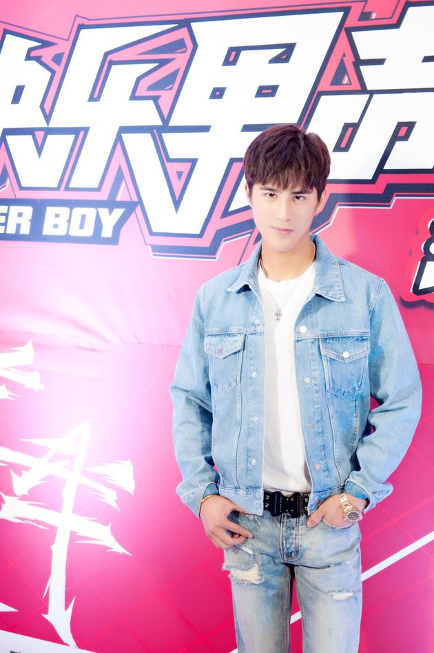 昨日,《2017快乐男声》沈阳赛区进行了50进15 x的晋级赛,姜潮担任评委