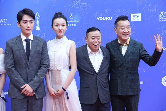 喜剧老炮儿潘长江刘亚津与年轻小鲜肉朱一龙姜瑞佳