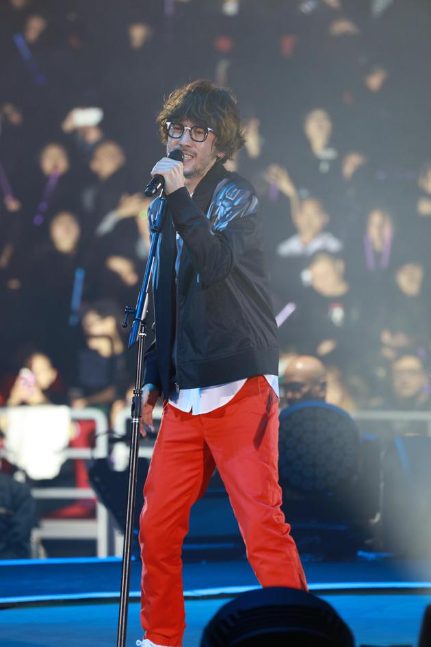 周传雄舞台现场