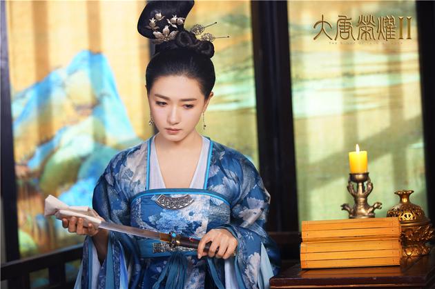 万茜饰演独孤靖瑶 