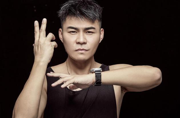 硬汉王冠淇新浪娱乐讯 据悉,电视剧《硬骨头之绝地归途》近日已杀青.