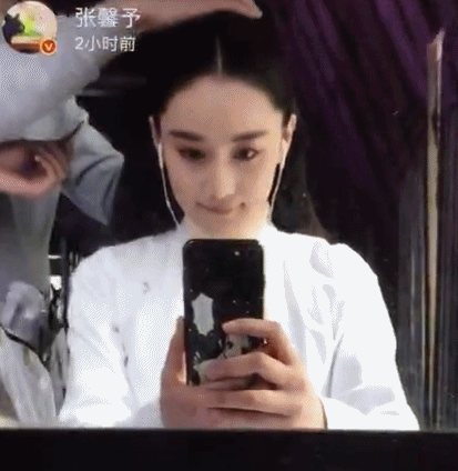 张馨予化妆花絮