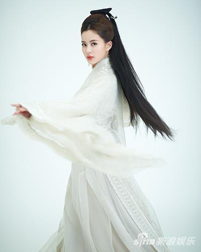 演员温心曝光古装造型 白裙杀演绎淡雅"仙子"