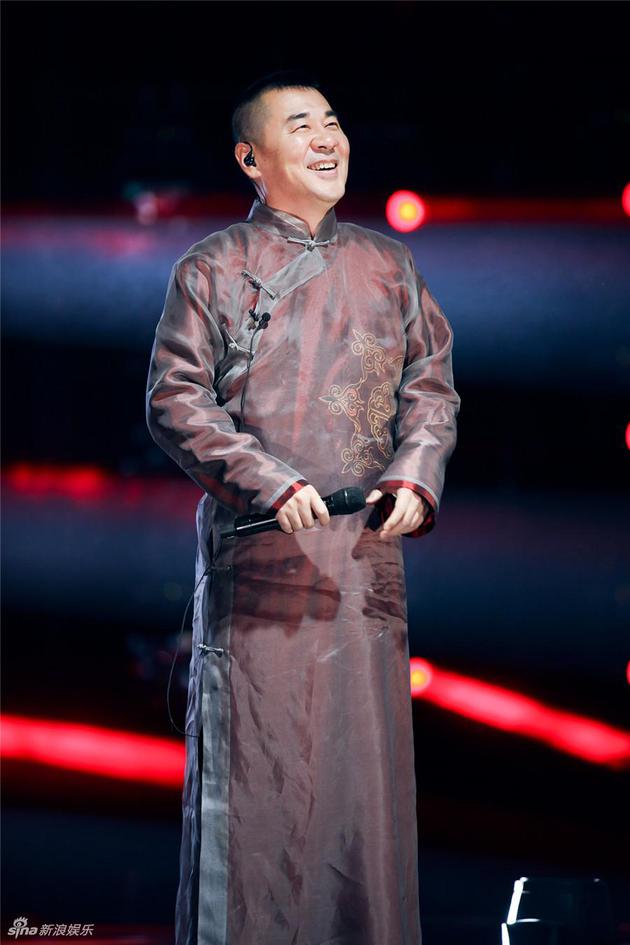 陈建斌”微服私访“造型亮相