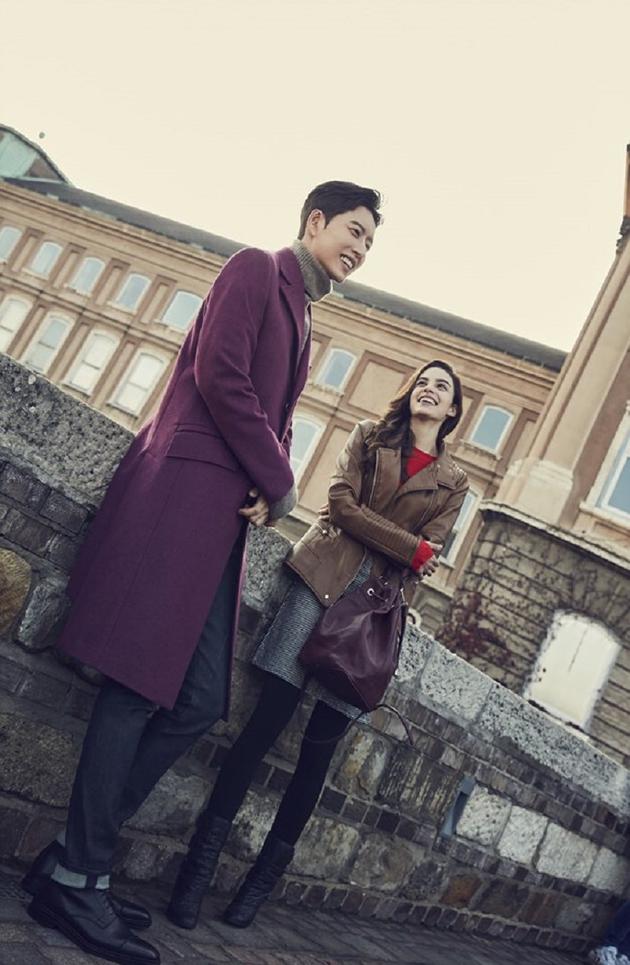 《man x man》外景剧照 朴海镇与外籍演员互动