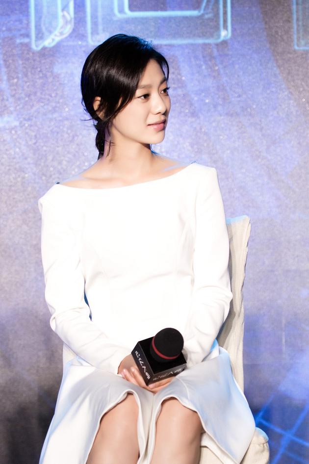 王真儿亮相《记忆大师》全球首映发布会