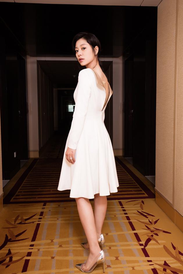 王真儿气质出众