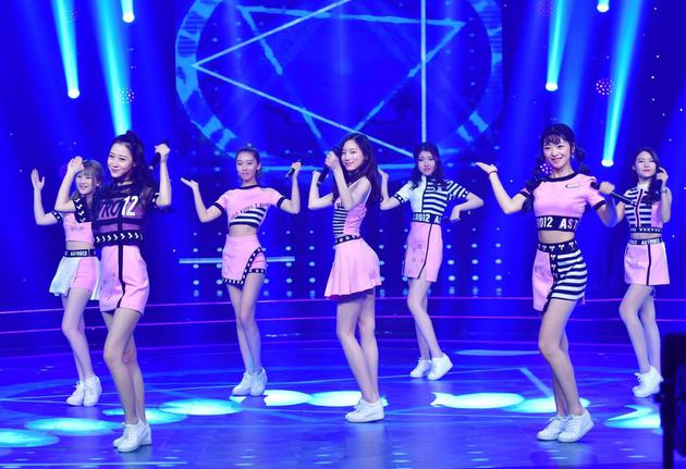 Astro12开场表演