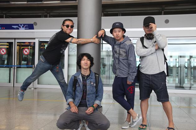 痛仰乐队首部自传体新书发布