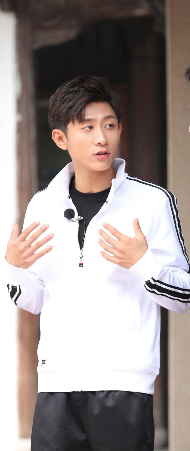 "劳模小生"张一山:永不言弃负伤上阵