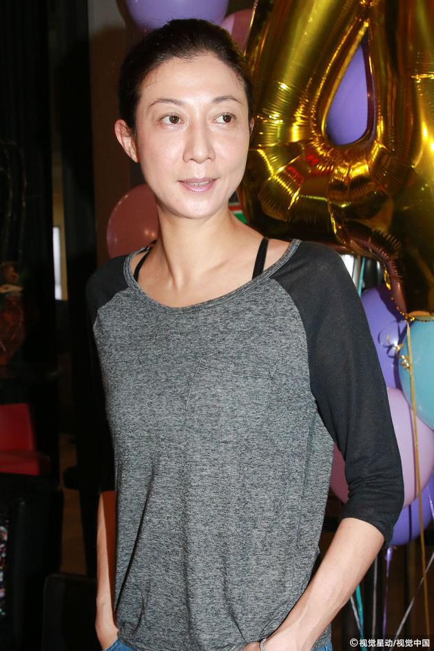 吴绮莉曝女儿仍在住院称有代沟仍在学习沟通