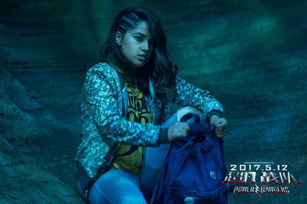 黄衣战士特里尼从问题少女变少年英雄