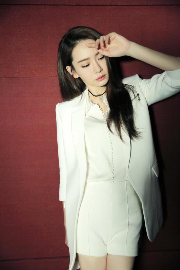 戚薇《有个人》MV曝光