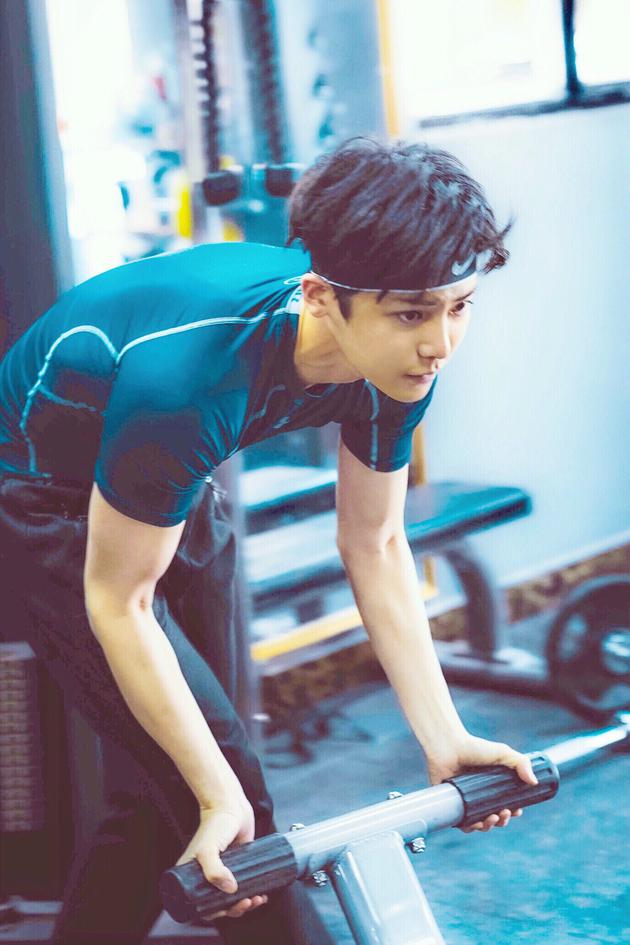 侯明昊春日健身