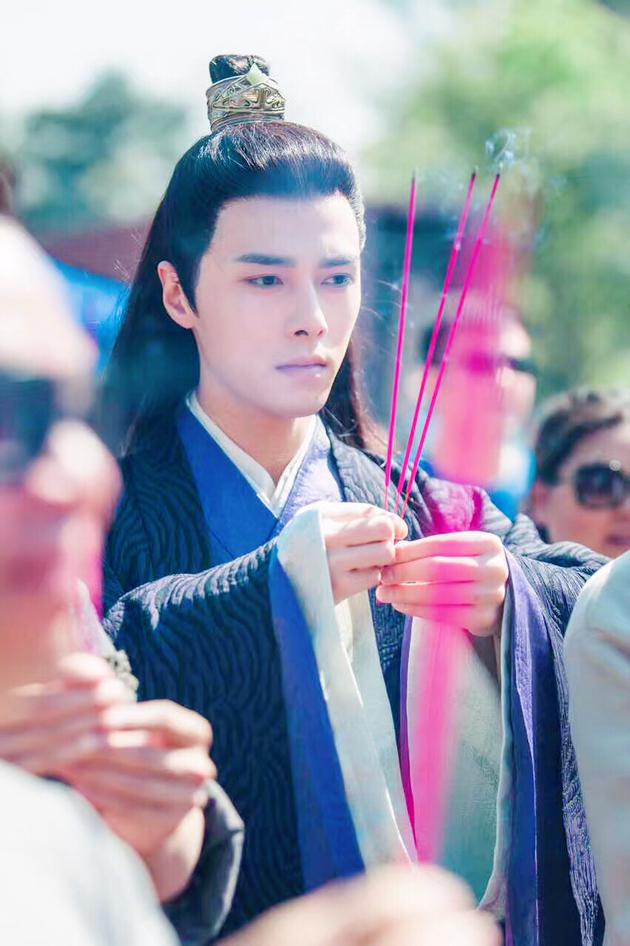 方逸伦《凤皇传》