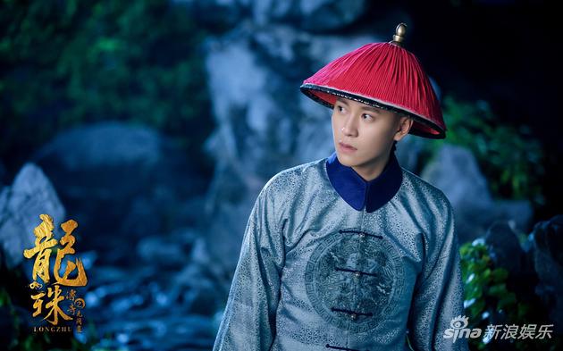 新浪娱乐讯 由秦俊杰,杨紫[微博]主演的清宫电视剧《龙珠传奇》即将在