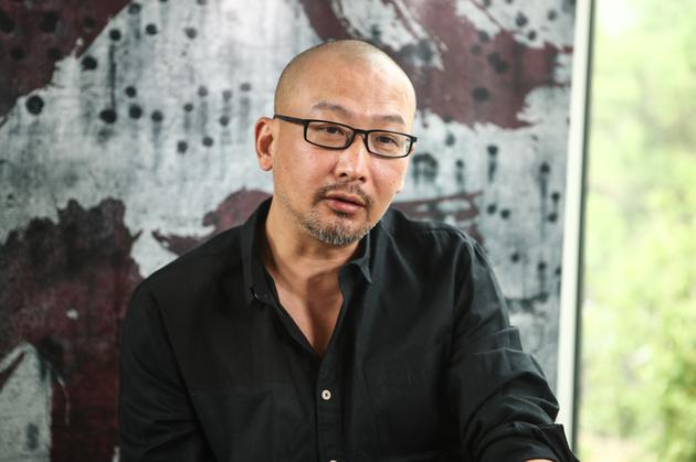 管虎在操心《八佰》这八件事 主演是谁:真不能说