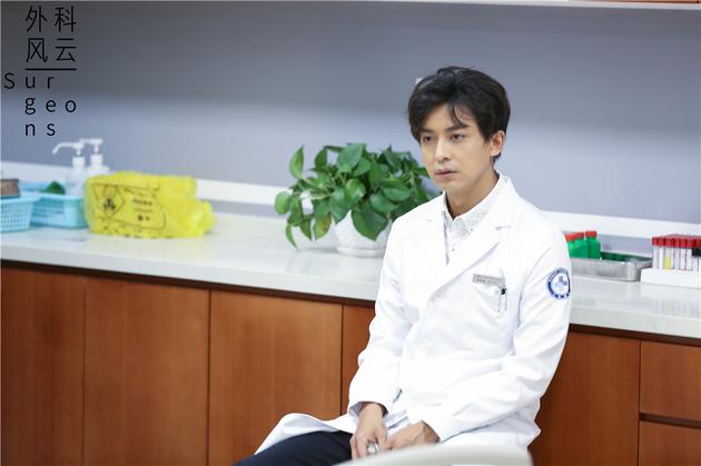 李佳航饰陈绍聪