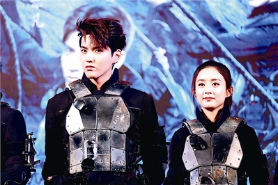 《72》吴亦凡搬砖任劳任怨 赵丽颖被称包工头