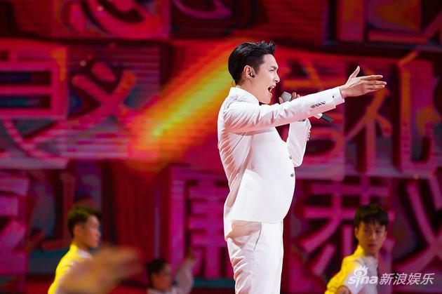 张艺兴现场表演