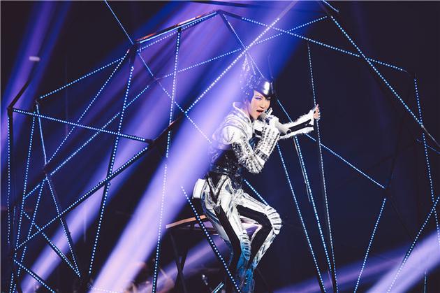 李玟巡演首站深圳