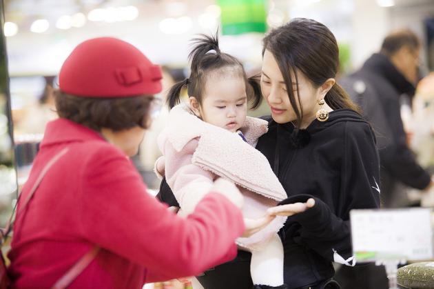 包文婧和婆婆、饺子