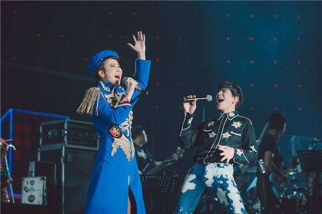 李玟萧敬腾活力开唱