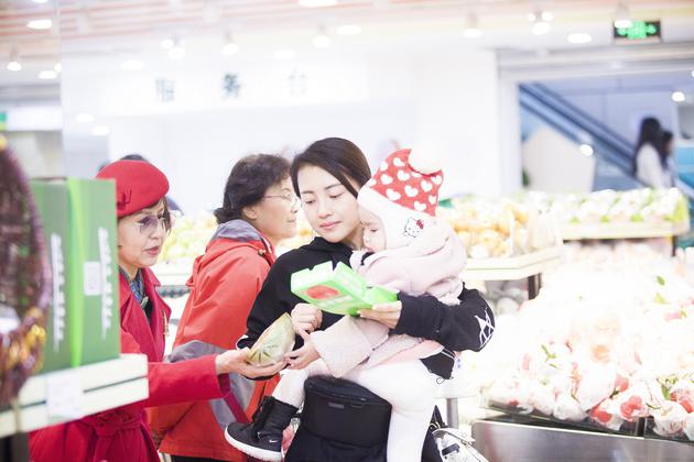 包文婧和婆婆、饺子