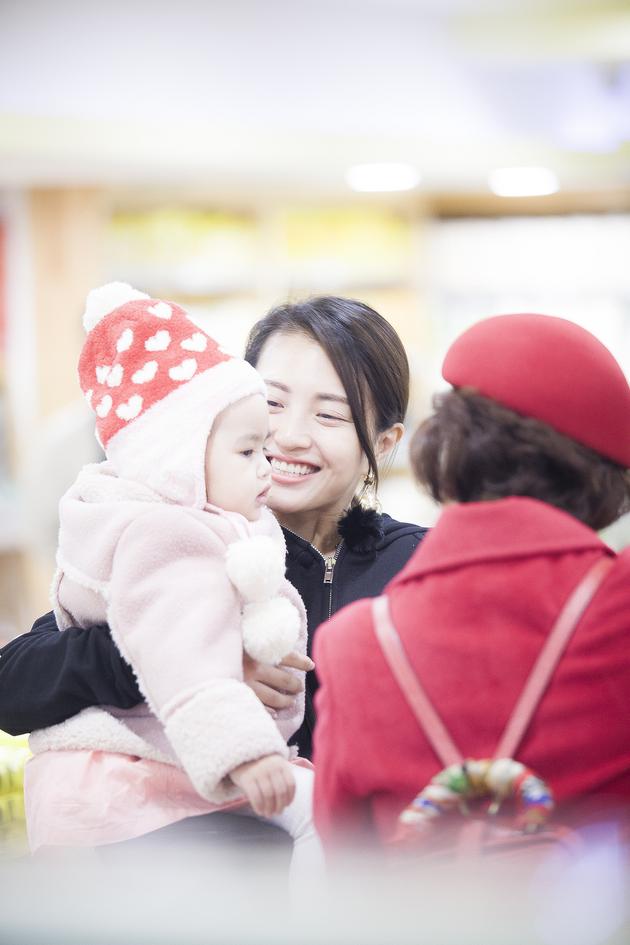 包文婧和婆婆、饺子