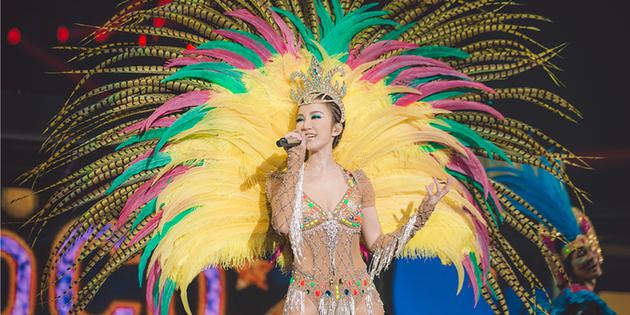 李玟巴西女郎造型