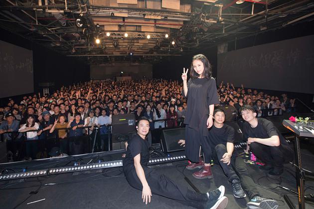 法兰黛演唱会大合照