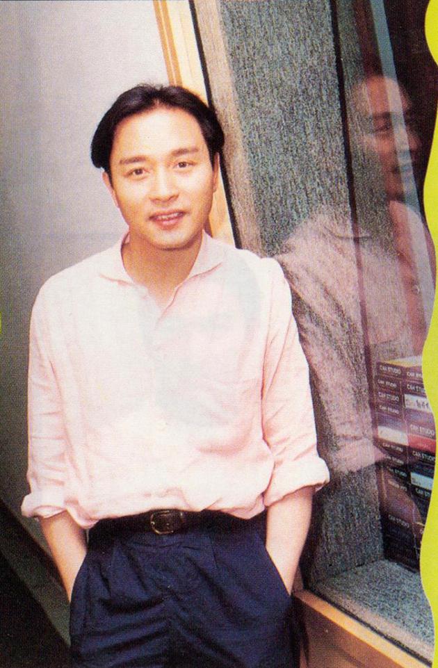 张国荣旧照曝光！与吴君如相拥对视关系超好