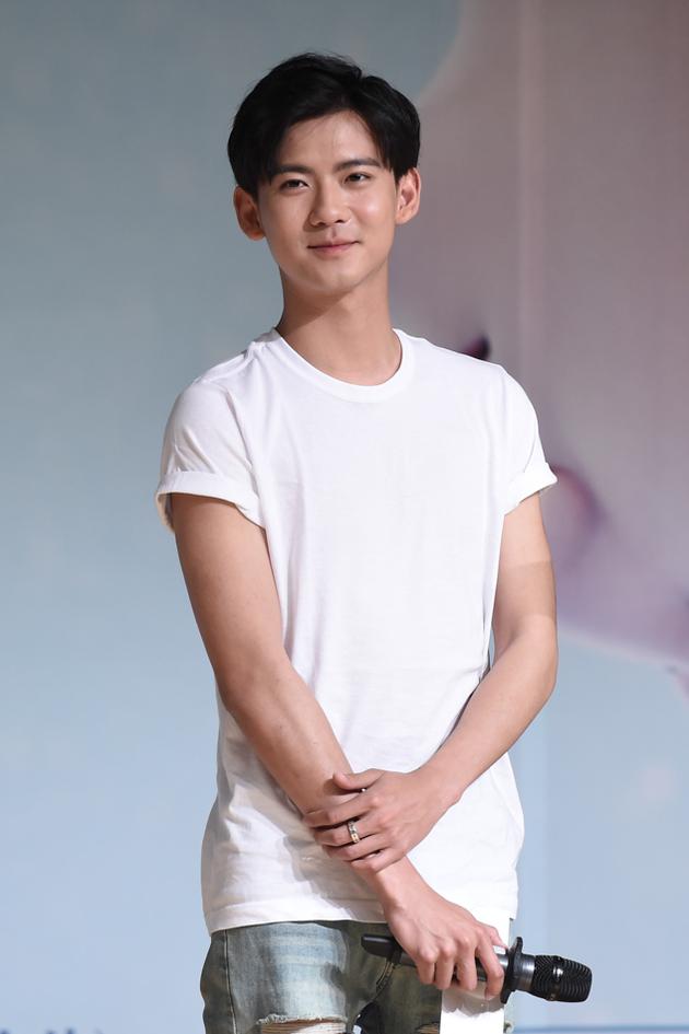 《小情书》赴中国人民大学举办校园首映礼,映后,导演乔梁携主创赵顺然