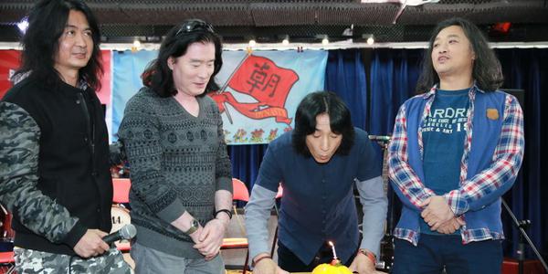 他是唐朝乐队主创，汪峰为他演唱纪念，文章送来祝福|唐朝乐队|张炬|汪峰_新浪新闻