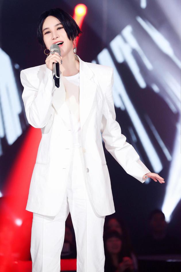 尚雯婕演唱原创歌曲《时间的力量》