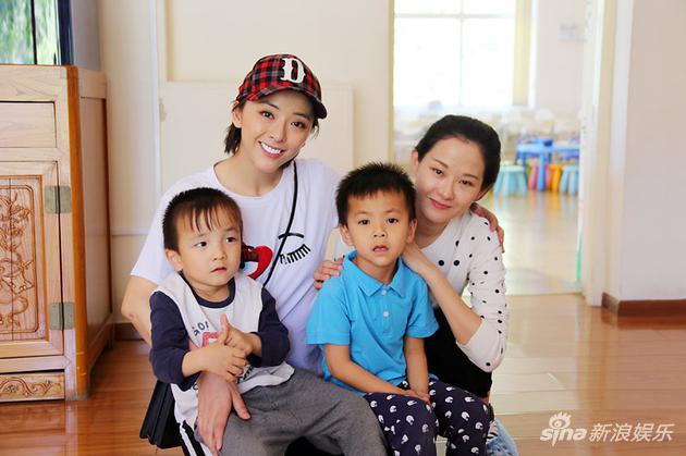 黄小蕾[微博]携旗下艺人张朋,刘一莹(原名刘滢),周小镔,那志东,墨阳