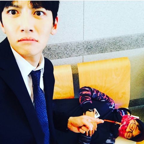 池昌旭发布搞笑照片