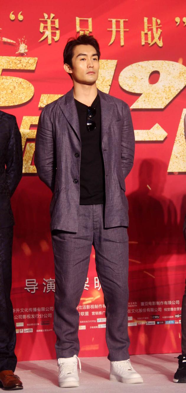 南伏龙抢红演反派黎明遭吐槽