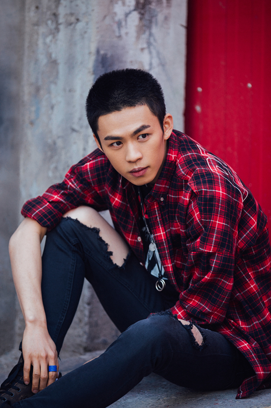 李鸿其出演毕赣新片 搭档汤唯《地球最后的夜晚》