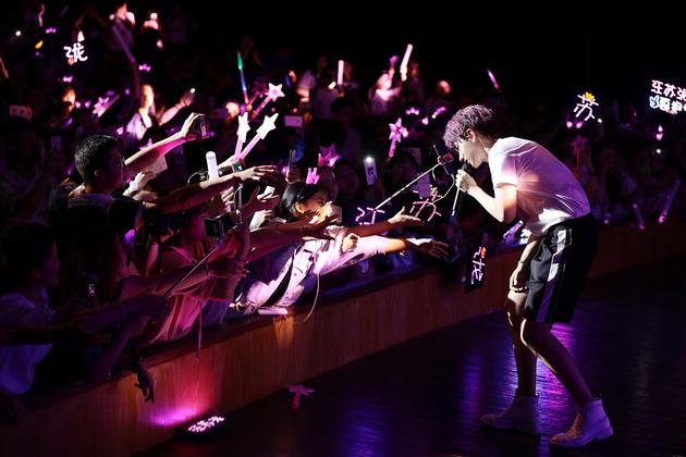 汪苏泷演唱会现场照