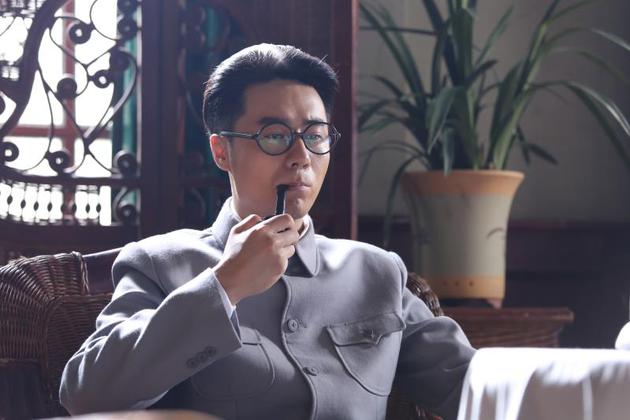 红热拍魏子杨首演精神导师站上讲台感叹成长