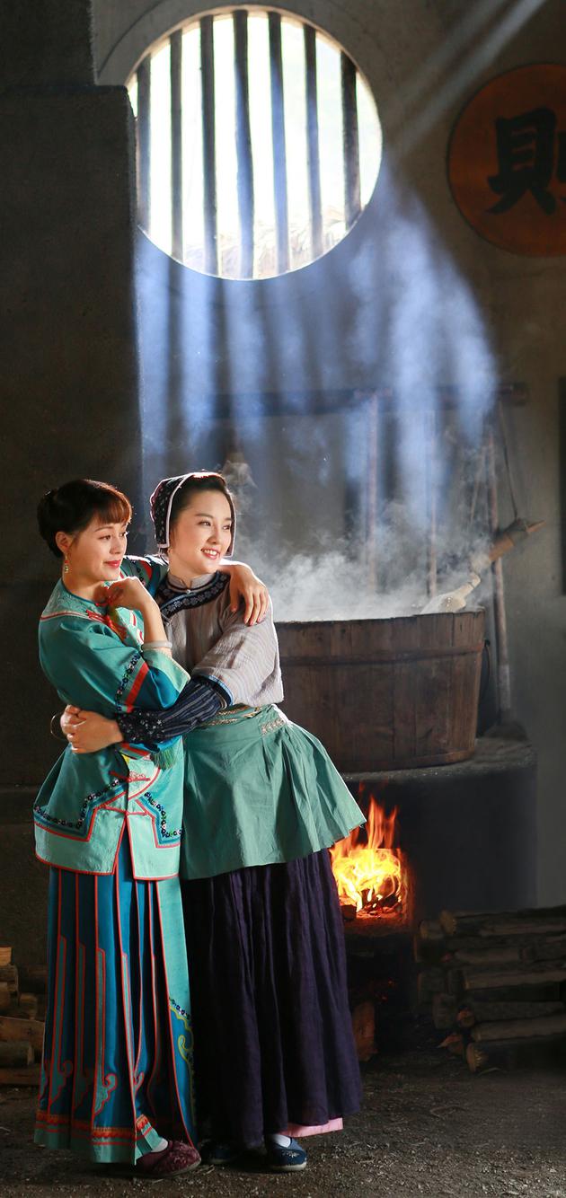 摘要:年代伦理剧《女儿红》开播,讲述冯瑞睿饰演的赵家二小姐赵一彤在