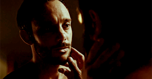 《美国众神》播"史上最大尺度同志床戏"引争议